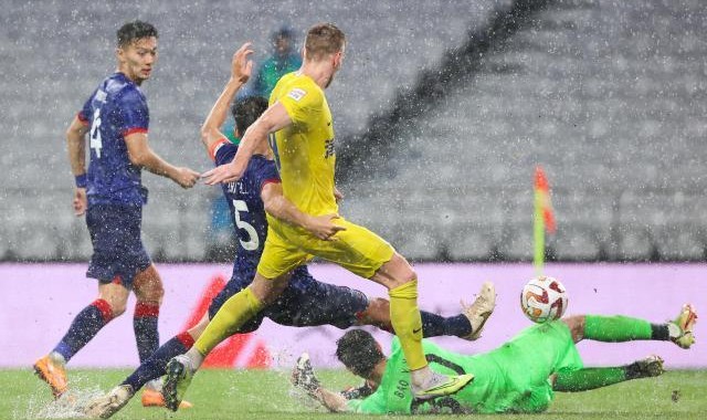 Kaiyun开云官方网站中国登录-伊布附体贝里奇爆发 最佳土帅对决于根伟笑到最后