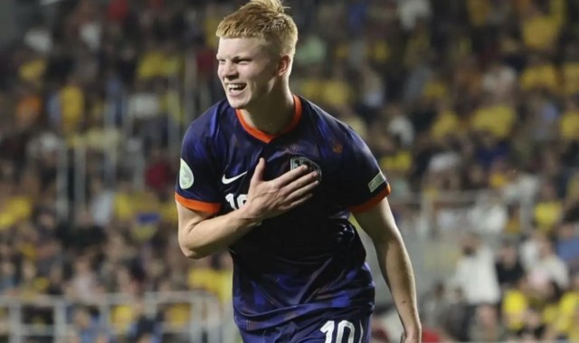 Kaiyun开云官方网站中国登录-马卡：巴萨和皇马有意签下19岁荷兰中场天才斯密特