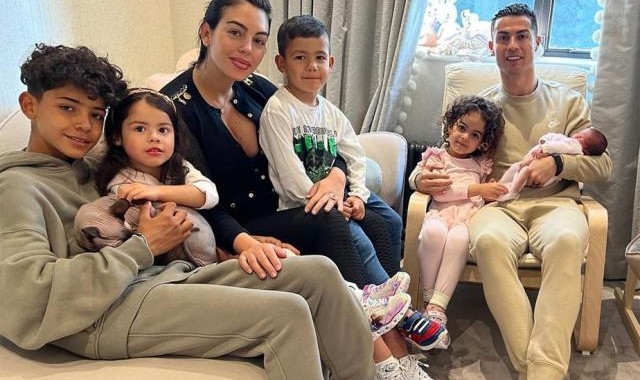 Kaiyun开云官方网站中国登录-C罗儿子去世女王来信 骨灰与C罗父亲的保存在家中