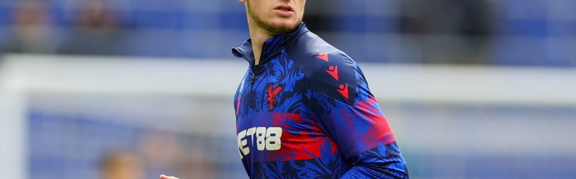 布朗：曼联应该买亚当·沃顿，他与梅努能组成顶级中场组合