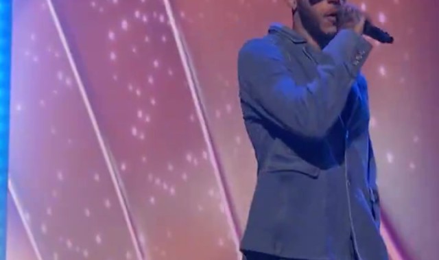 开云体育官网-兄弟同台🎤二球在ESPY颁奖典礼上献唱 朗佐-鲍尔为弟弟做介绍