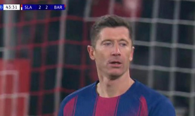 开云体育-中国官网登录入口-进错门了，进了105球的莱万欧冠生涯首次打入乌龙球