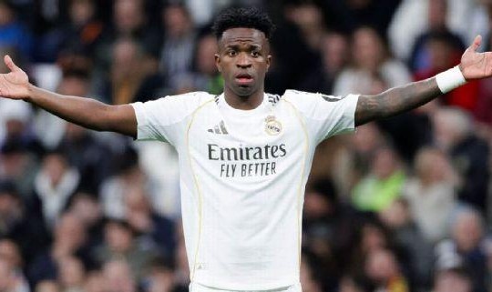 罗马诺：老佛爷一直希望维尼修斯留下，新合同依然摆在桌面上