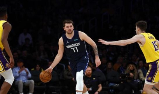 Kaiyun开云官方网站中国登录-补扣霍华德+点名詹姆斯 关键时刻东契奇带走胜利