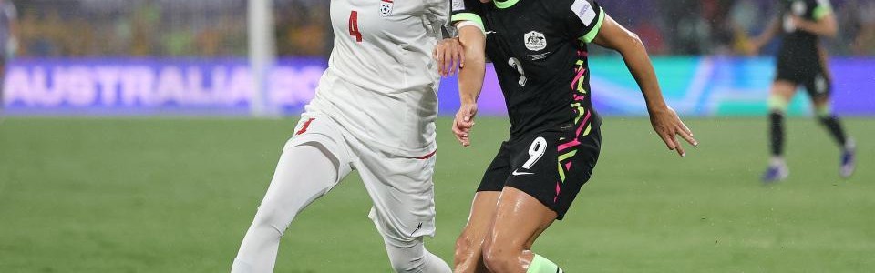 开云体育-中国官网登录入口-伊朗女足0-4澳大利亚！亚洲杯2连败垫底 赛前高唱国歌+集体敬礼