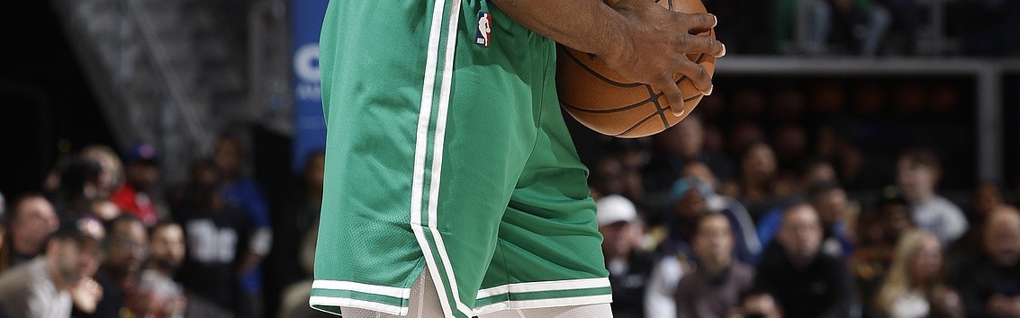 Kaiyun开云官方网站中国登录-绿军VS活塞裁判报告：共1次漏判 杰伦·布朗关键时刻走步违例