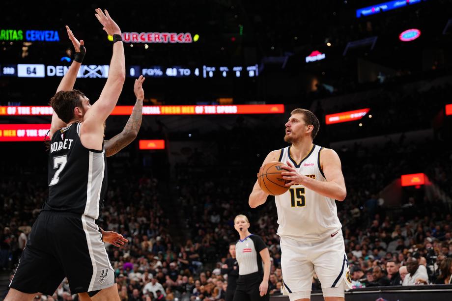 [图]约基奇31+20+12穆雷39分 掘金客场20分逆转马刺